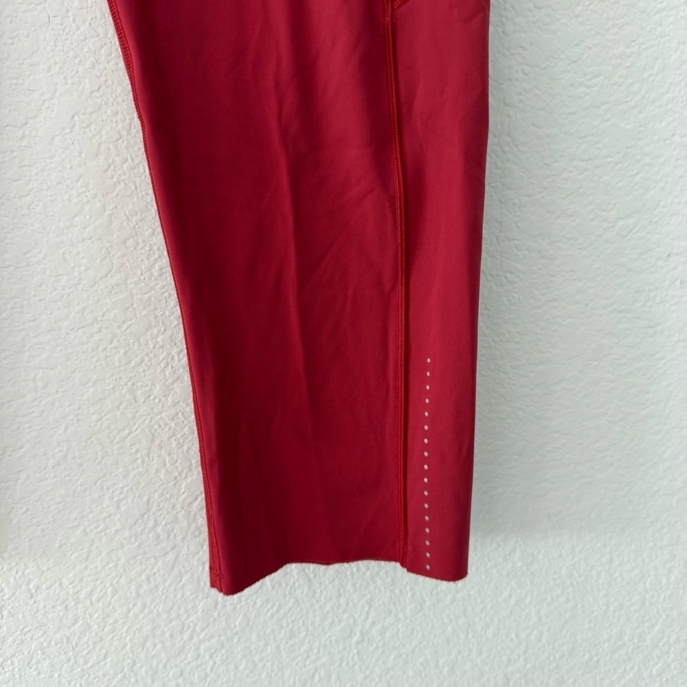 Lululemon- Fast & Free Crop II * Nulux *19- Size 10 - Picture 5 of 8